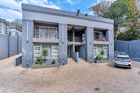 3 Bedroom Townhouse in Houghton Estate
