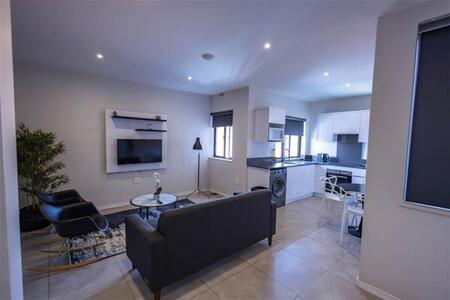 2 Bedroom Apartment in Greenside