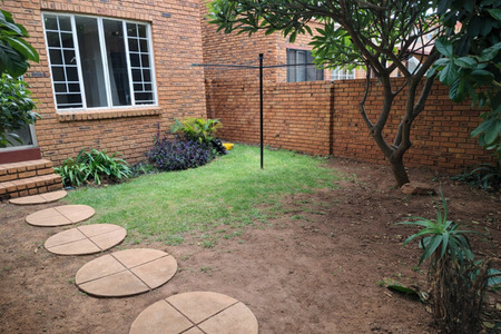 2 Bedroom Townhouse in Zwartkop