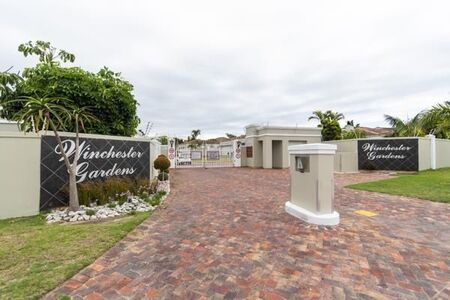 2 Bedroom Townhouse in Summerstrand