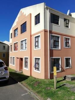 2 Bedroom Apartment in Amalinda