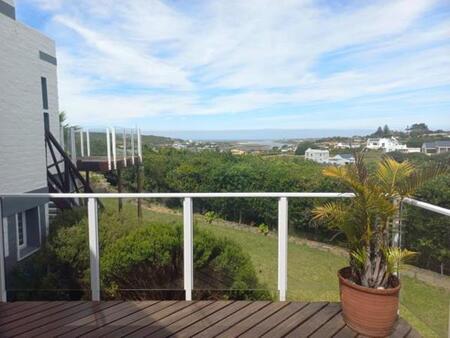2 Bedroom Apartment in Stilbaai Wes
