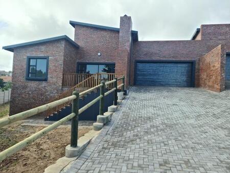 3 Bedroom House in Dana Bay