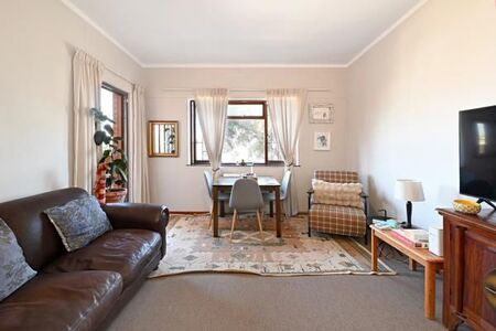 2 Bedroom Apartment in Wynberg Upper