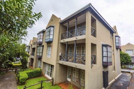 Bachelor Apartment to rent in Melville, Johannesburg