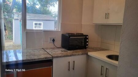 1 Bedroom bachelor to rent in Parkview, Johannesburg