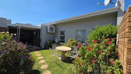3 Bedroom townhouse - freehold to rent in Robertson