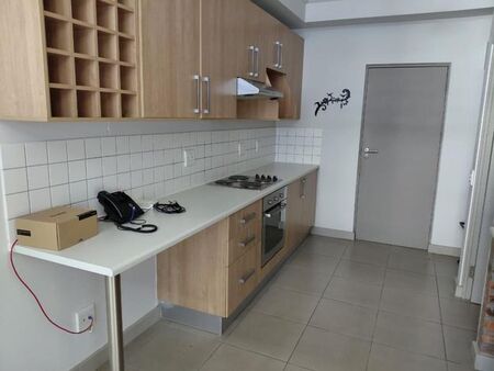 Bachelor Apartment to rent in Woodstock, Cape Town