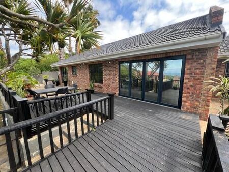 6 Bedroom House in Cintsa