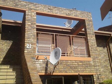 2 Bedroom Townhouse in Kloofendal