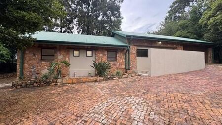 2 Bedroom Apartment in Mooikloof Equestrian Estate