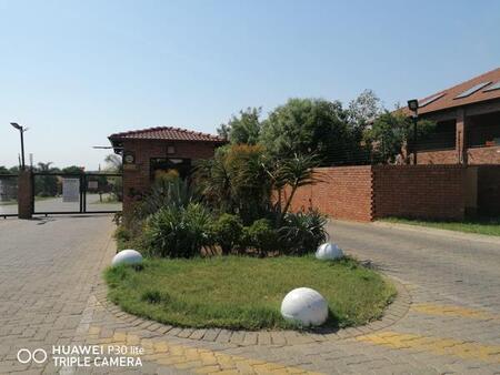 3 Bedroom Townhouse in Willow Park Manor