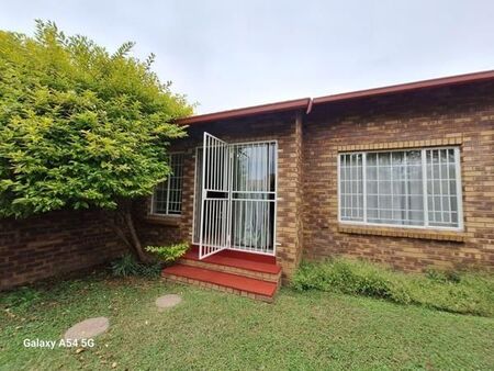 2 Bedroom Simplex in Meyerspark