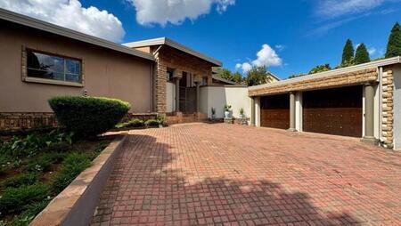 4 Bedroom House in Faerie Glen