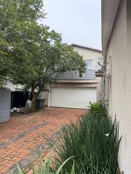 1 Bedroom Flat in Waterkloof