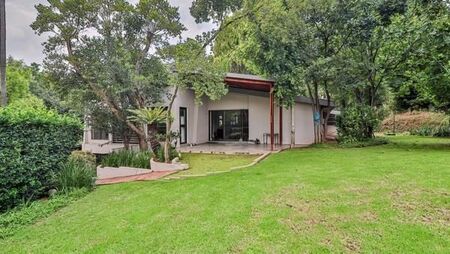 6 Bedroom House in Waterkloof