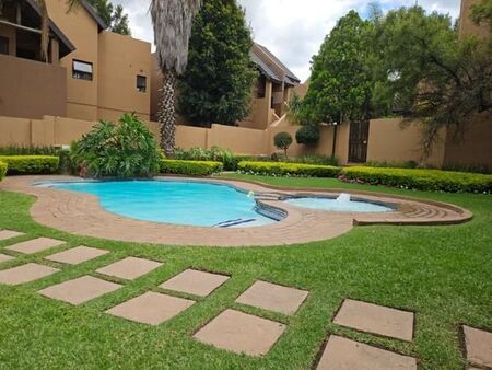 1 Bedroom Apartment in Douglasdale