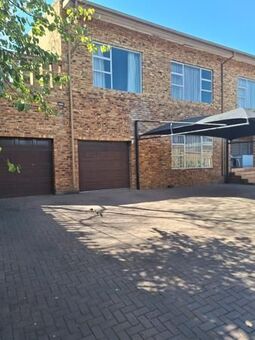 5 Bedroom House in Emmarentia
