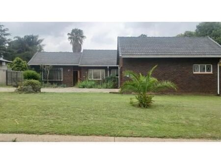 4 Bedroom House in Van Riebeeck Park