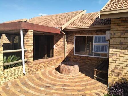 3 Bedroom House in Sunward Park
