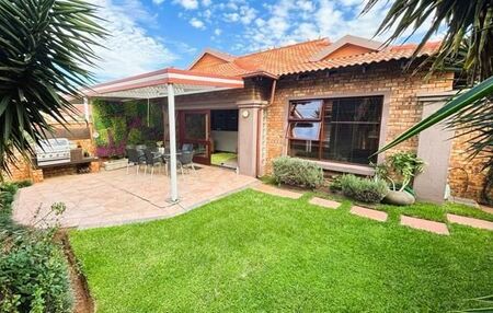 2 Bedroom Townhouse in Brentwood Park