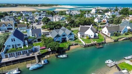 5 Bedroom House in St Francis Bay Canals
