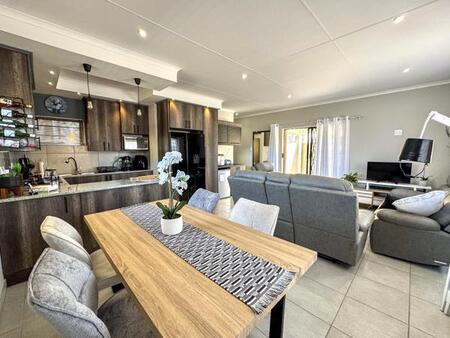 2 Bedroom House in Greenshields Park