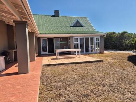 2.5 Bedroom House in Cape St Francis