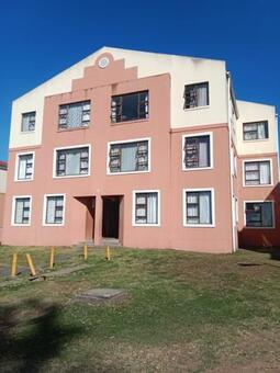 2 Bedroom Apartment in Amalinda