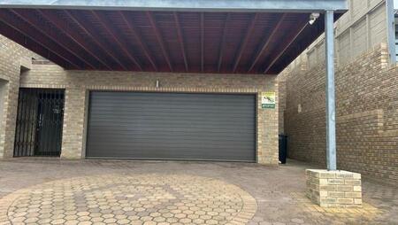 3 Bedroom House in Dana Bay