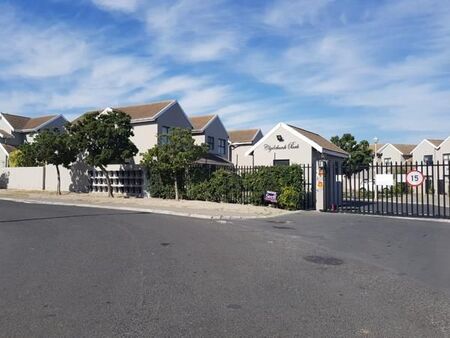 3 Bedroom Townhouse in Parklands