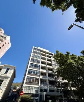 0.5 Bedroom House in Cape Town City Centre