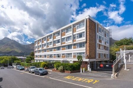 1 Bedroom Apartment in Gardens