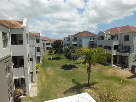 2 Bedroom Apartment in Vredekloof East