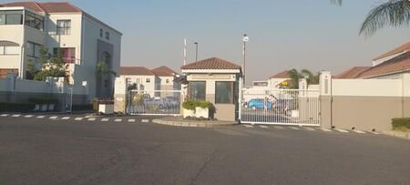 2 Bedroom Apartment in Vredekloof