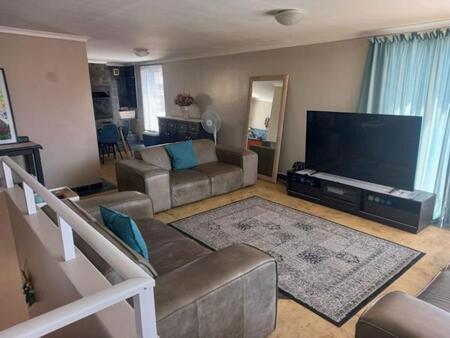 3 Bedroom Apartment in Gordons Bay Central