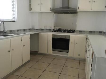2 Bedroom Flat in Umtentweni