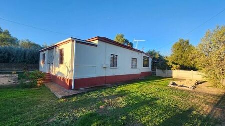 2 Bedroom house to rent in Oudtshoorn North