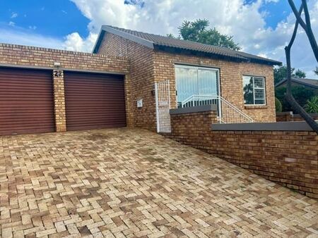 2 Bedroom Townhouse in Wilgeheuwel