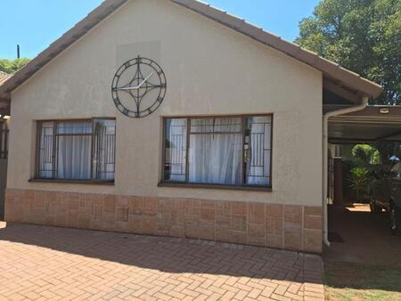 1 Bedroom Apartment in Roodekrans