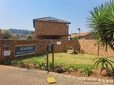 2 Bedroom Townhouse in Wilgeheuwel
