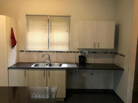 2 Bedroom Apartment in Honeydew Ridge