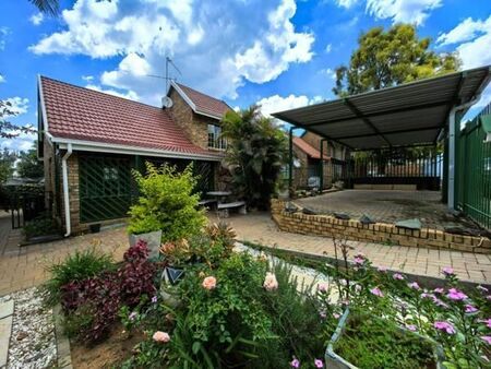 3 Bedroom Townhouse in Suiderberg