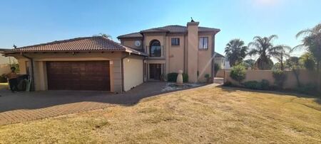 5 Bedroom House in Faerie Glen