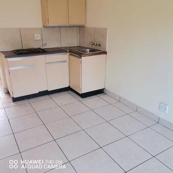 0.5 Bedroom Flat in Pretoria Central