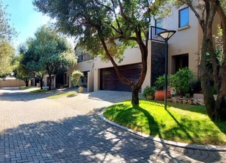 3 Bedroom House in Menlo Park