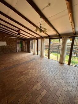 3 Bedroom House in Magalieskruin