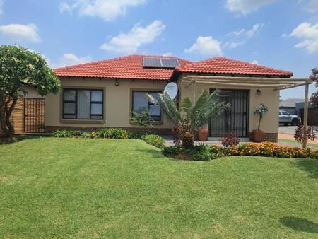 3 Bedroom House in Theresapark