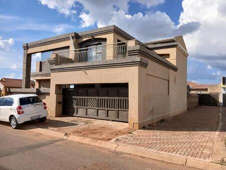 2 Bedroom House in Protea Glen