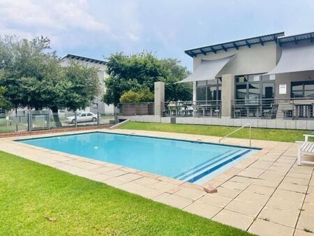 2 Bedroom Apartment in Fourways